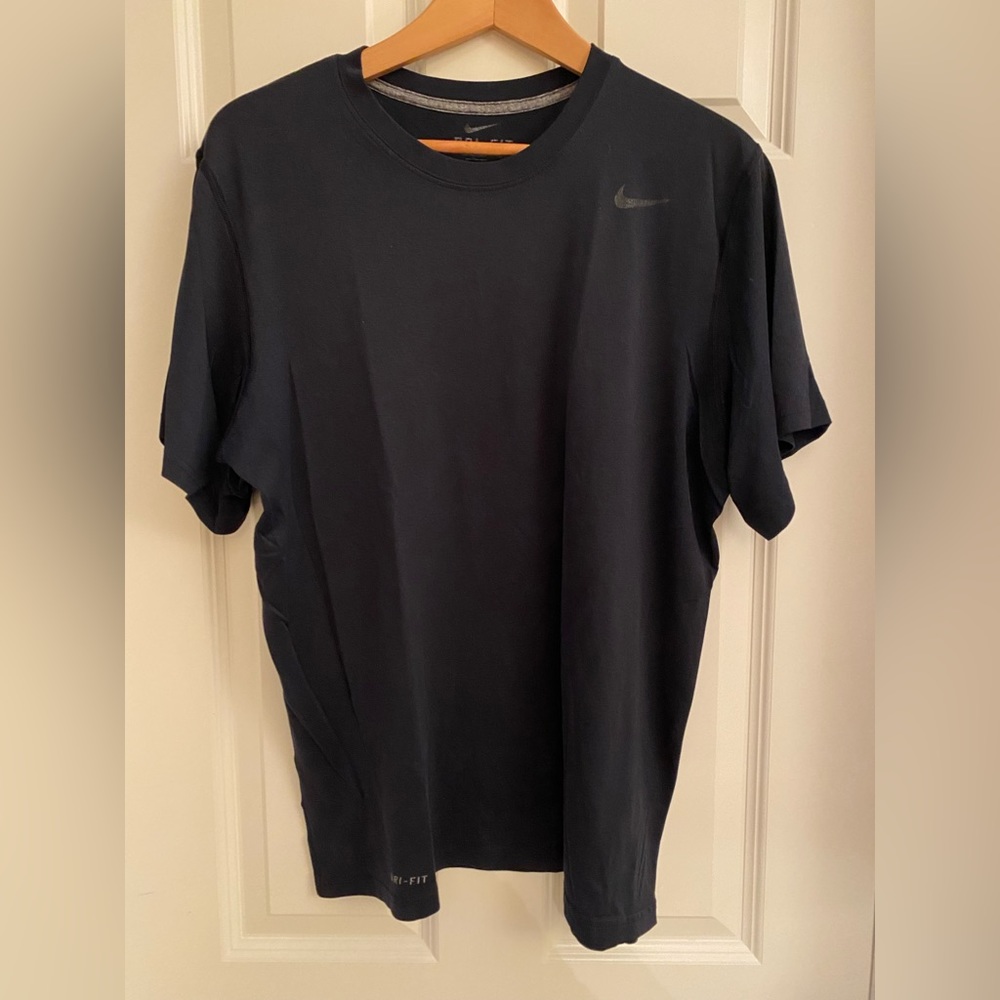 Black Nike short sleeve T-Shirt